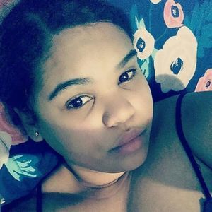 Meet your Posher, Kendra